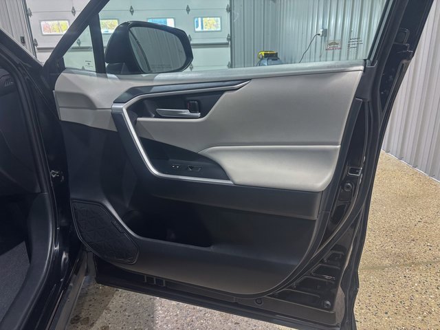 Used 2019 Toyota RAV4 XLE image 25