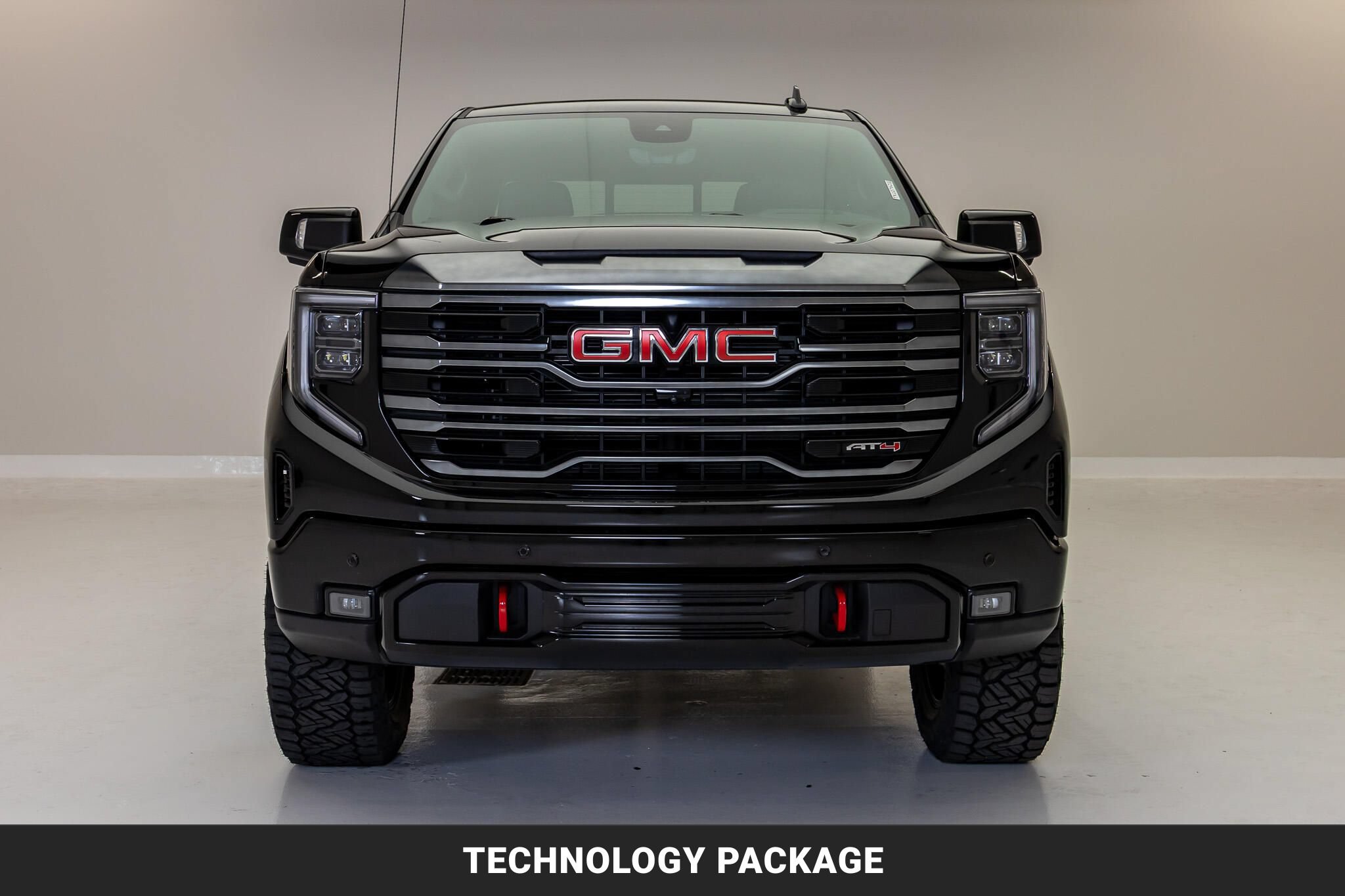 Used 2024 GMC Sierra 1500 AT4 w/ Technology Package AWD/4WD image 4