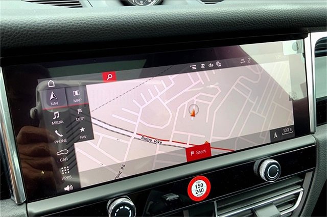 New 2025 Porsche Macan image 34