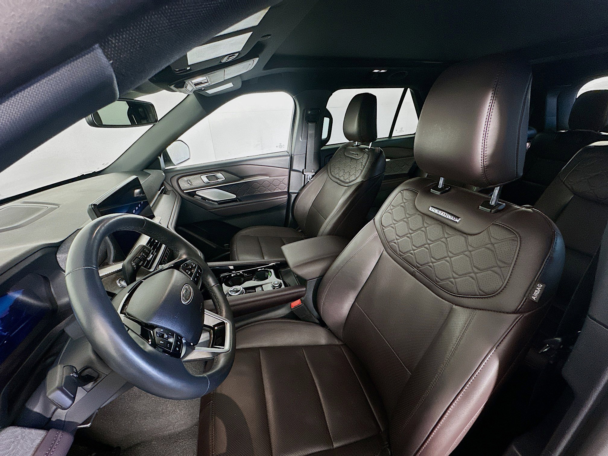 Used 2025 Ford Explorer Platinum w/ LUX Leather Package image 13