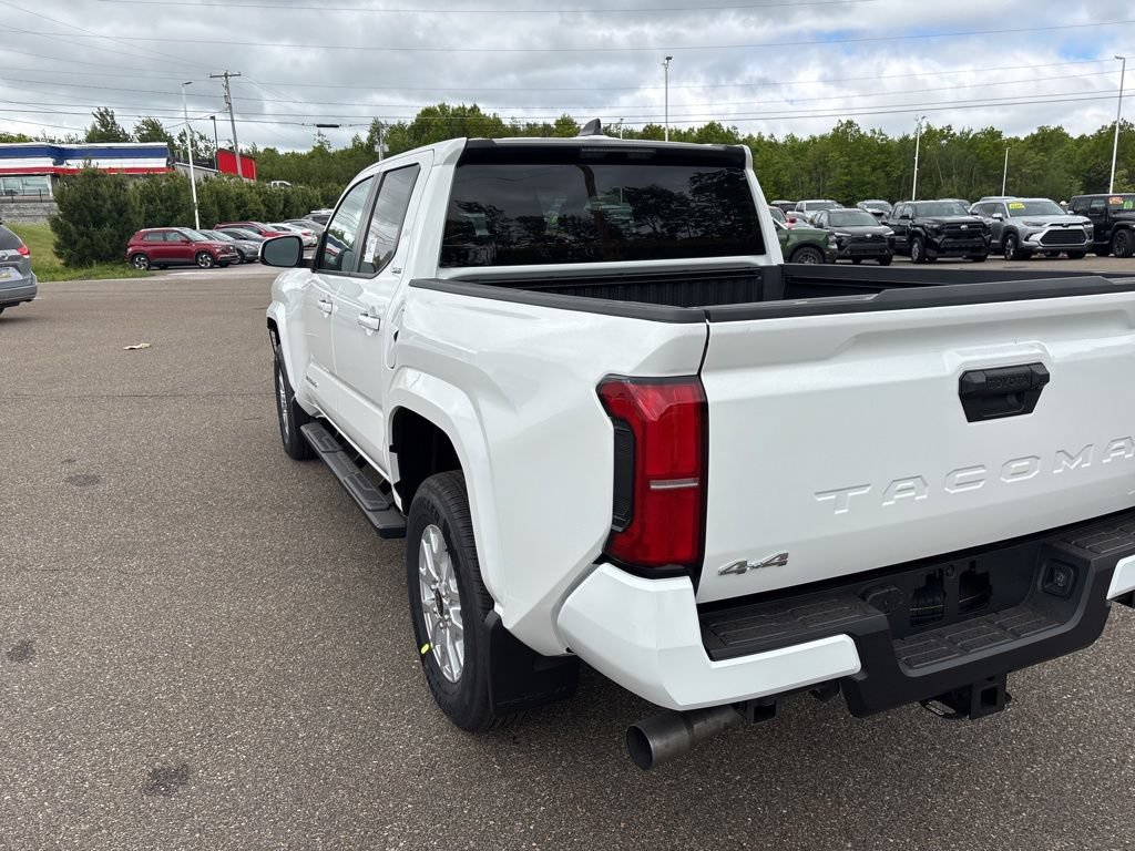 Certified 2026 Toyota Tacoma SR5 AWD/4WD image 4