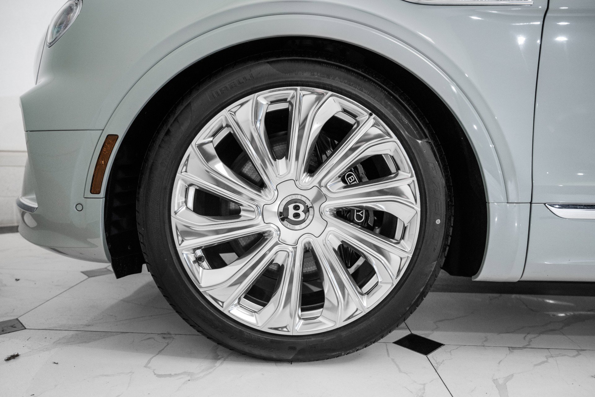 New 2025 Bentley Bentayga Extended Wheelbase image 6