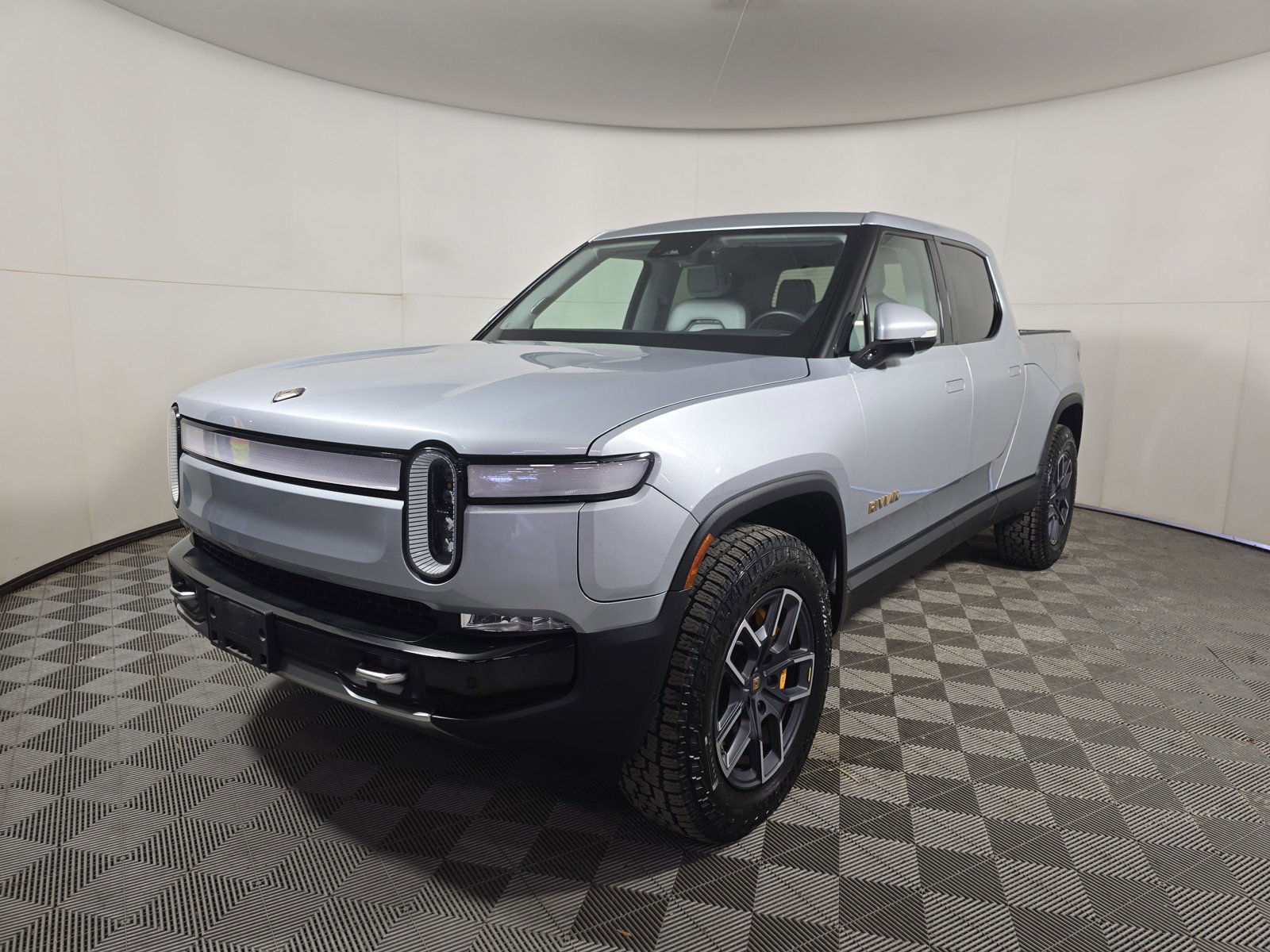 Used 2023 Rivian R1T Launch Edition image 1