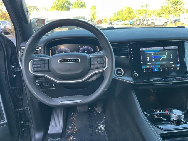 Used 2024 Jeep Wagoneer L Series II w/ Flexible Seating Group AWD/4WD image 18
