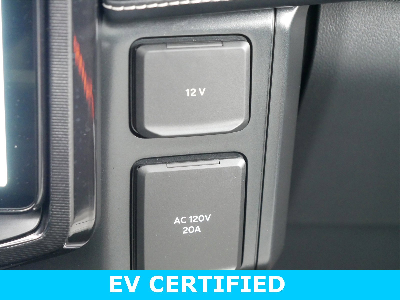 Certified 2022 Ford F150 Lightning Platinum image 30