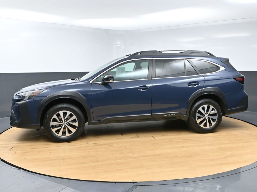 Used 2023 Subaru Outback Premium AWD/4WD image 6