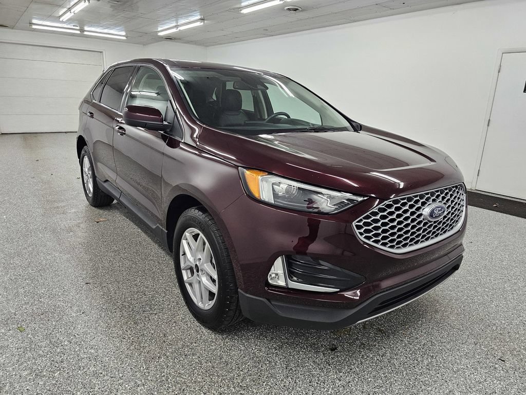 Used 2024 Ford Edge SEL w/ Convenience Package AWD/4WD image 3