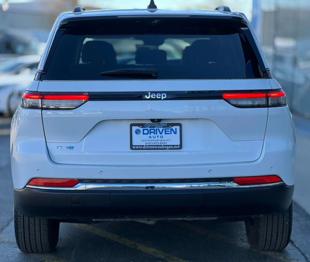 Used 2022 Jeep Grand Cherokee Limited 4xe w/ Luxury Tech Group II image 39