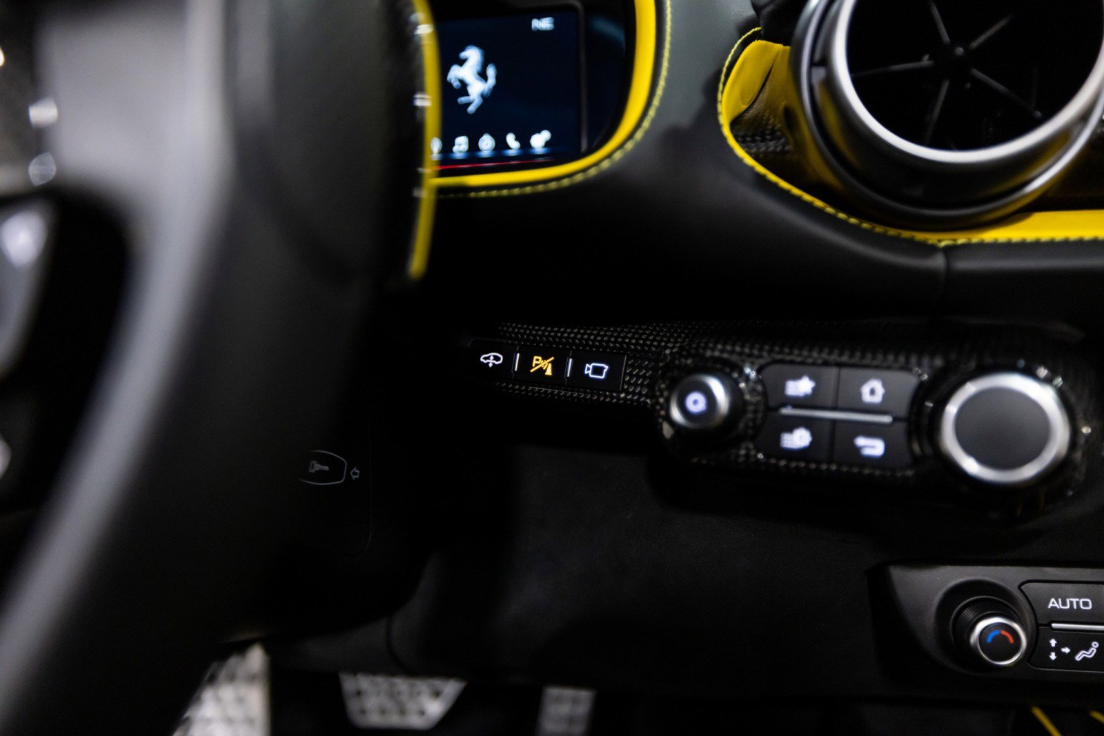 Used 2023 Ferrari 812 GTS image 58