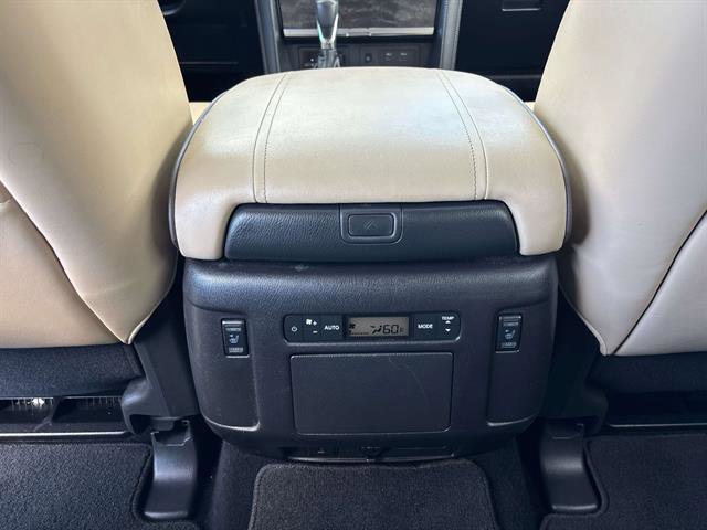 Used 2022 Nissan Armada Platinum w/ Captain's Chairs Package image 15