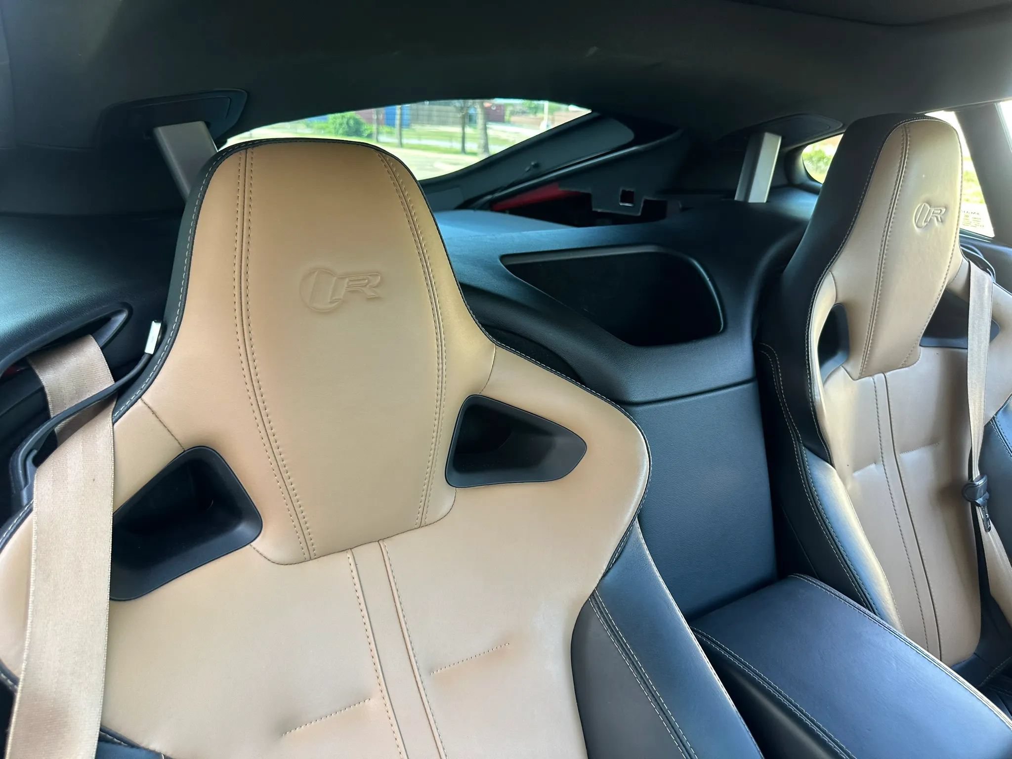 Used 2015 Jaguar F-TYPE R RWD image 23