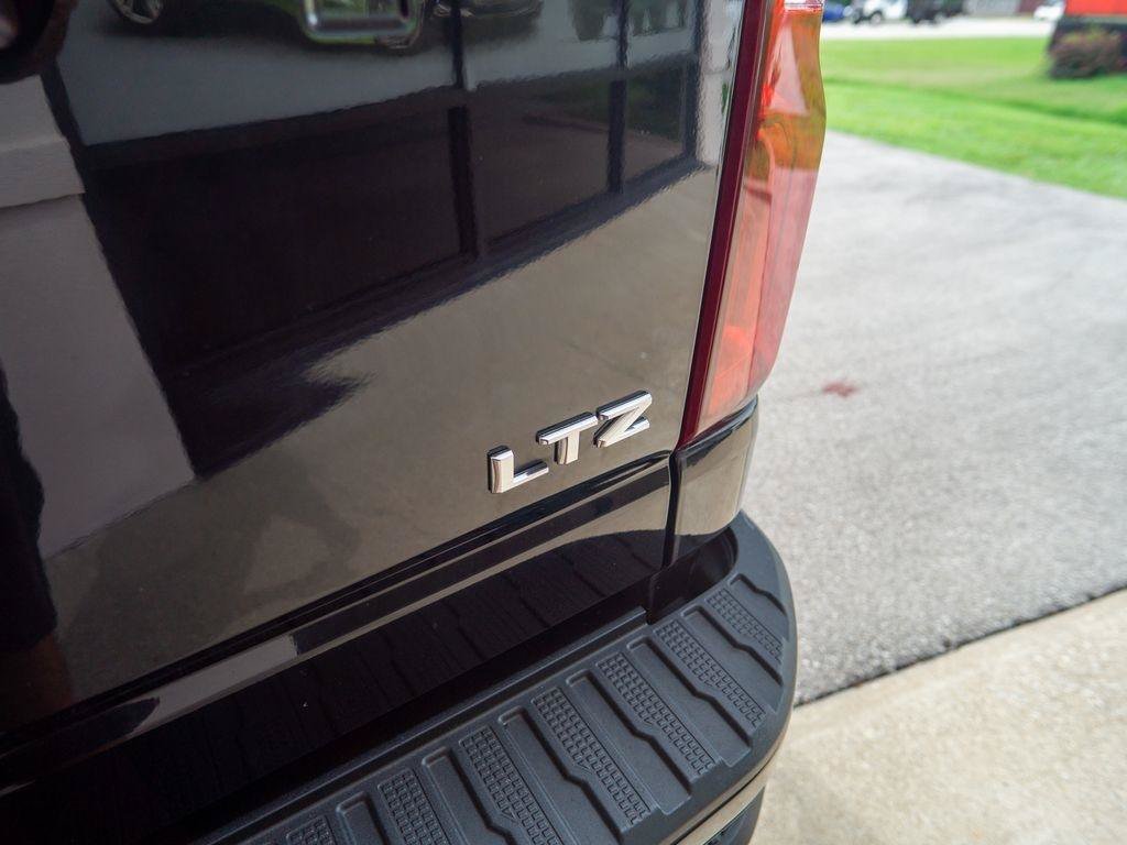 Used 2021 Chevrolet Silverado 2500 LTZ w/ Carhartt Edition AWD/4WD image 10