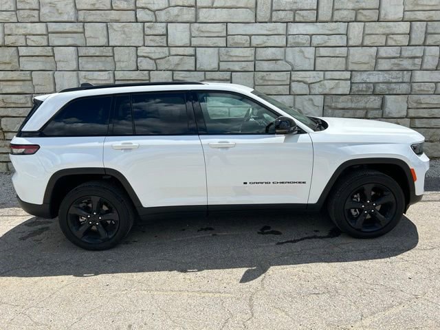 Certified 2024 Jeep Grand Cherokee Altitude AWD/4WD image 6