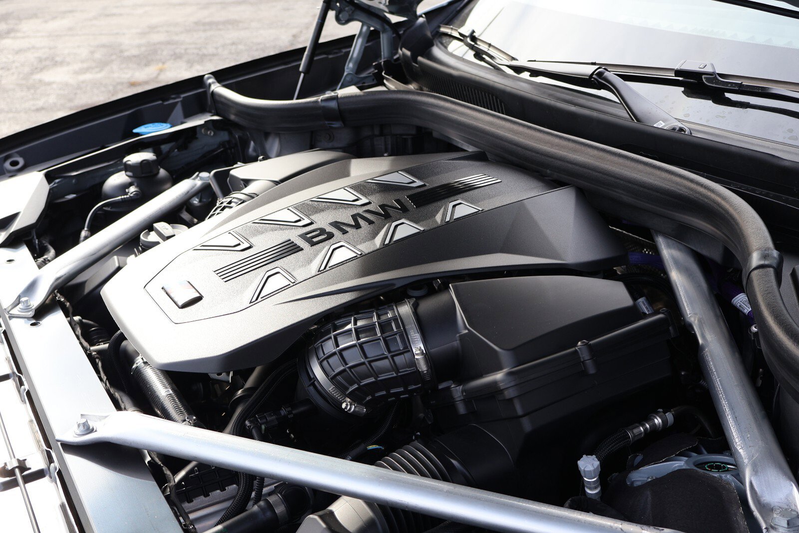 New 2025 BMW X7 M60i w/ Executive Package image 28