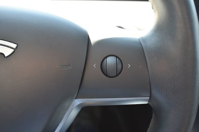 Used 2020 Tesla Model 3 Standard Range RWD image 21