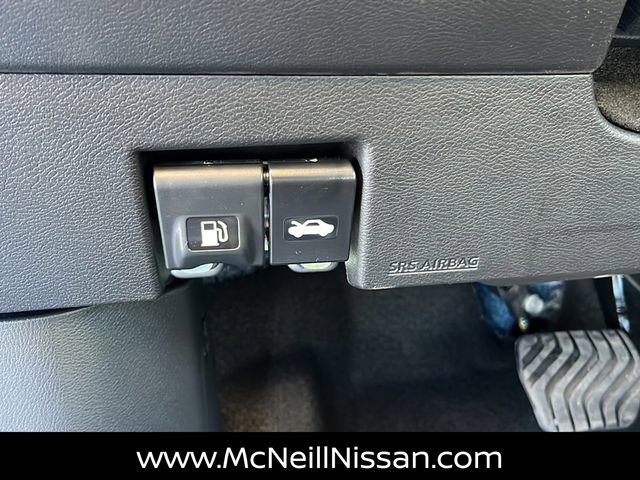 New 2025 Nissan Versa SV image 17