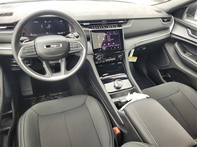 New 2025 Jeep Grand Cherokee Laredo X image 8