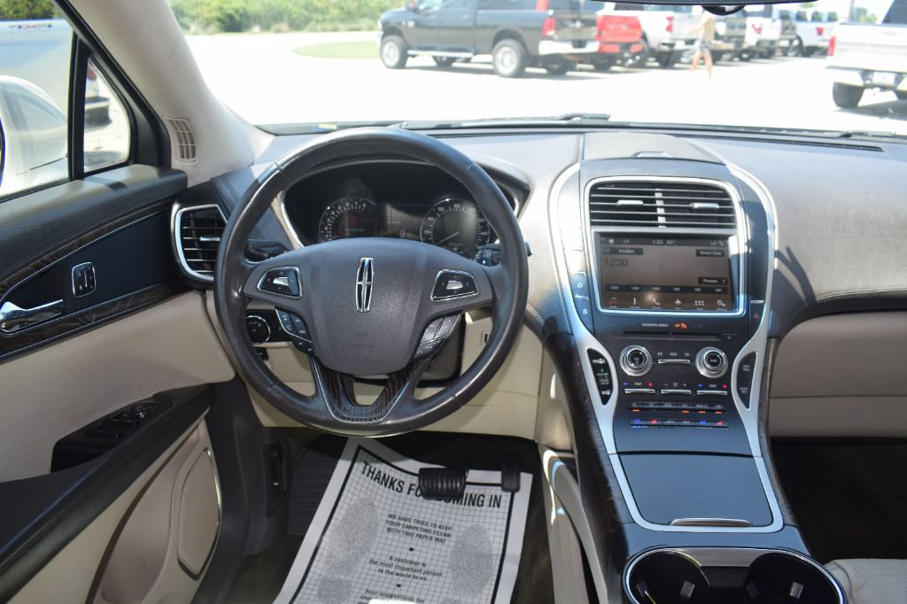 Used 2018 Lincoln MKX Reserve FWD image 17