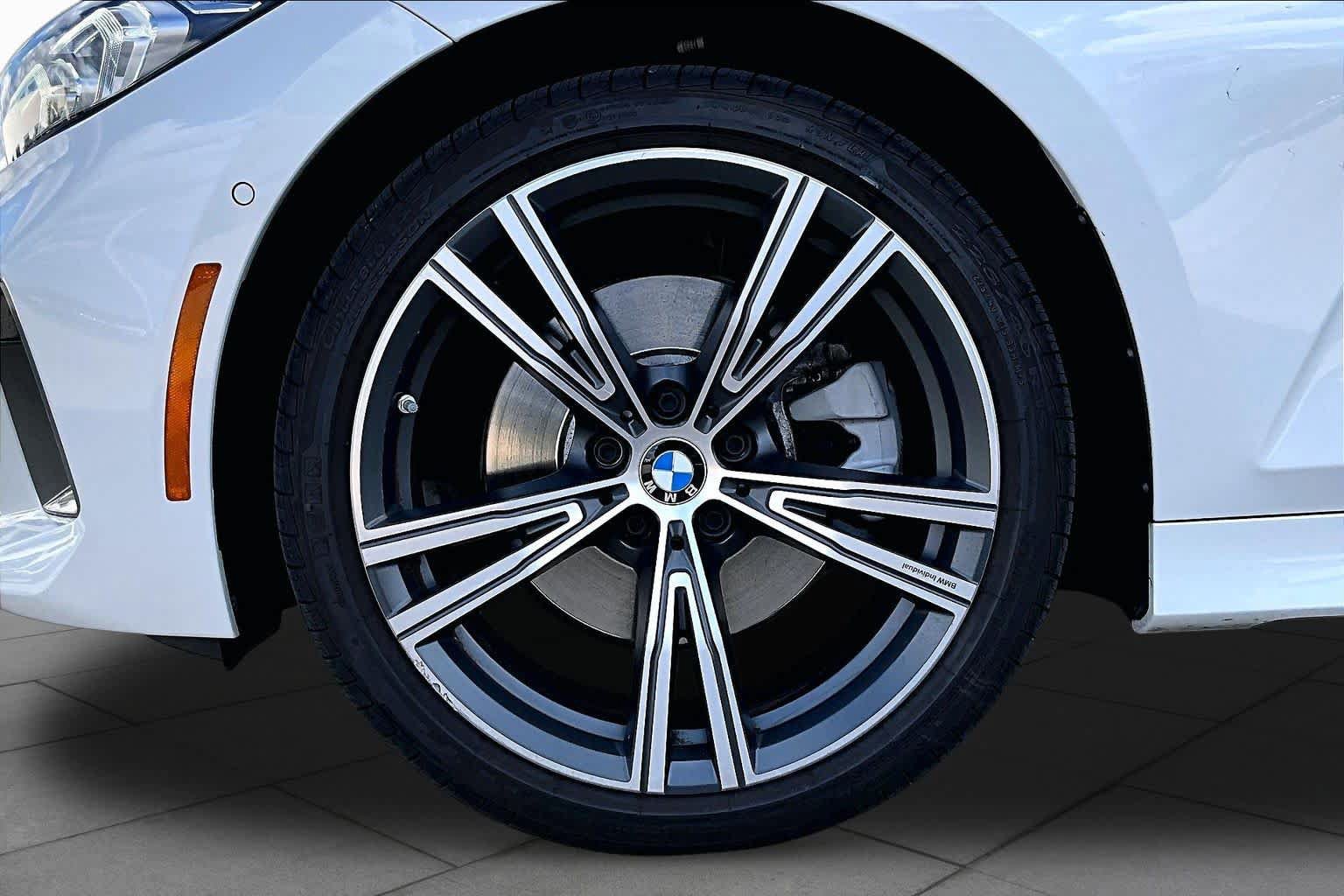 Used 2024 BMW 330i Sedan RWD image 11