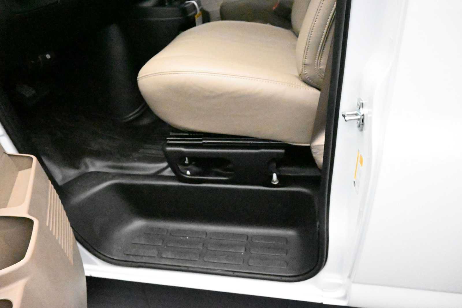 New 2026 GMC Savana 3500 Extended RWD image 13