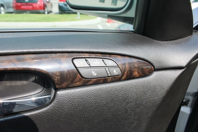 Used 2007 Buick Lucerne CXS w/ Driver Confidence Package FWD image 12