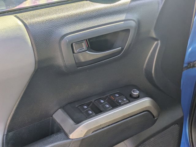 Used 2018 Toyota Tacoma SR5 image 10