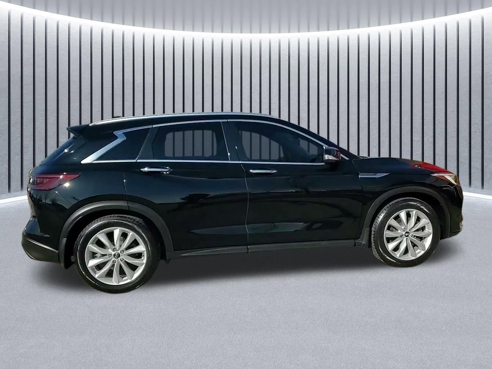 Used 2019 INFINITI QX50 Luxe w/ Cargo Package image 4