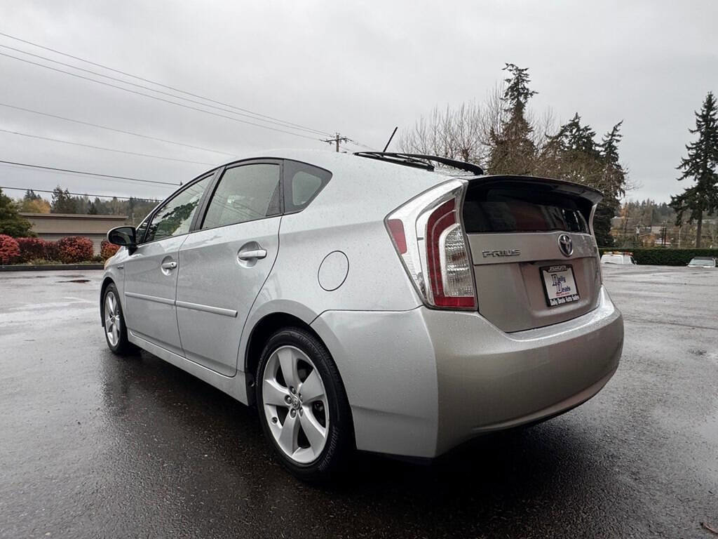 Used 2013 Toyota Prius Five image 6