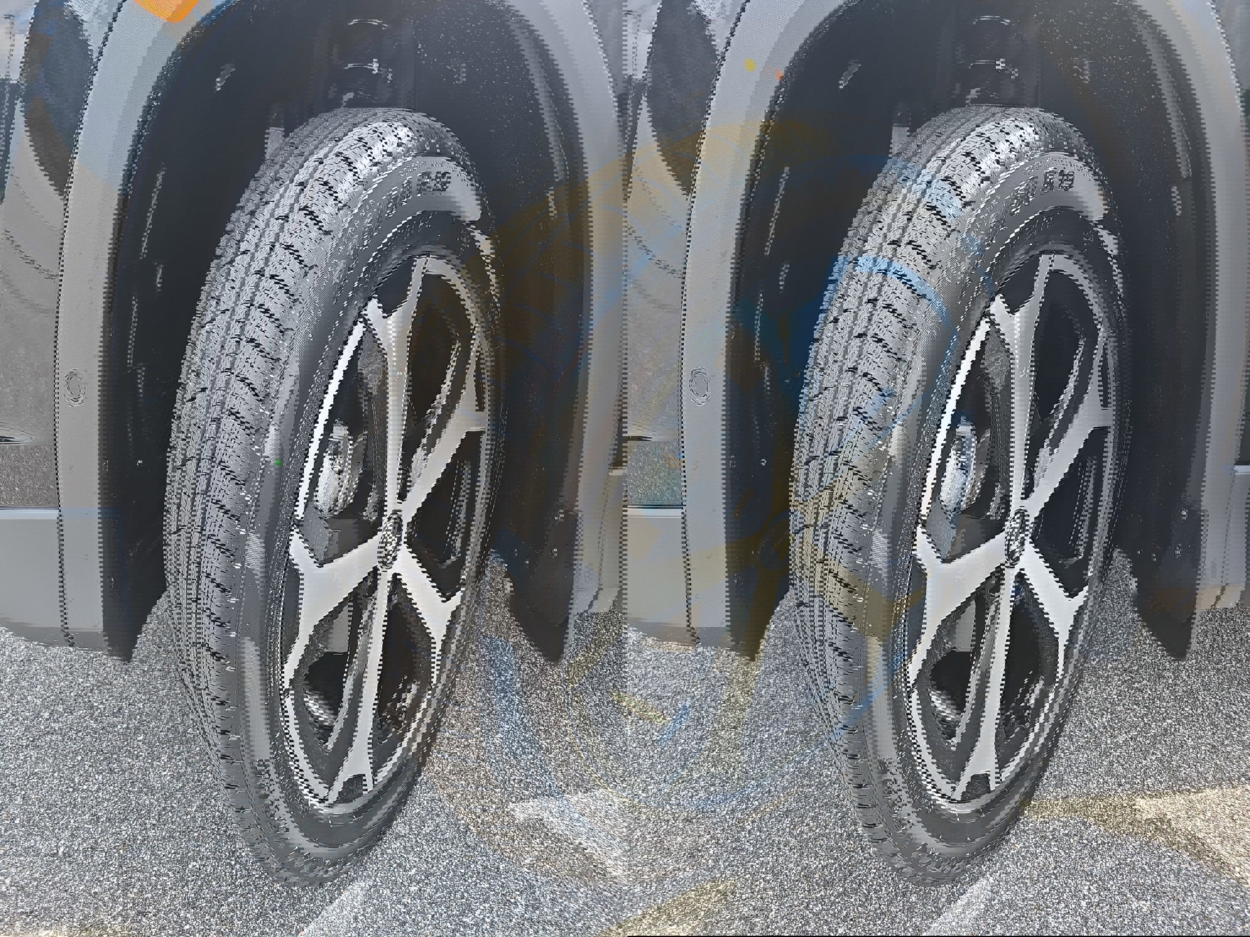 Used 2025 Volkswagen Tiguan SE image 30