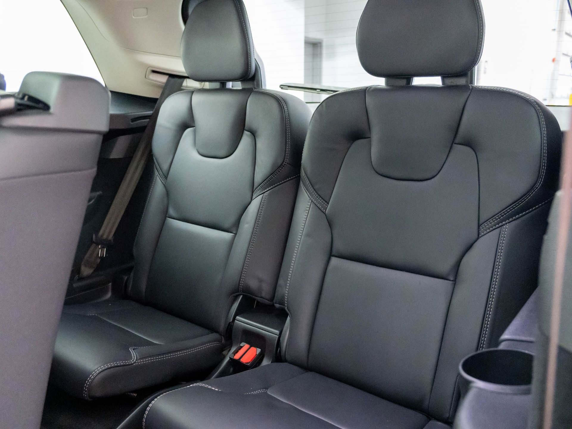 Used 2024 Volvo XC90 T8 Ultimate w/ Lounge Package image 22