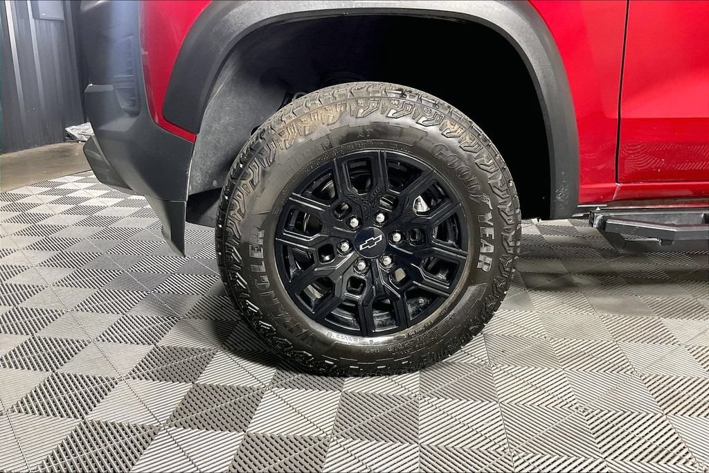 Used 2023 Chevrolet Colorado Trail Boss w/ Technology Package AWD/4WD image 10