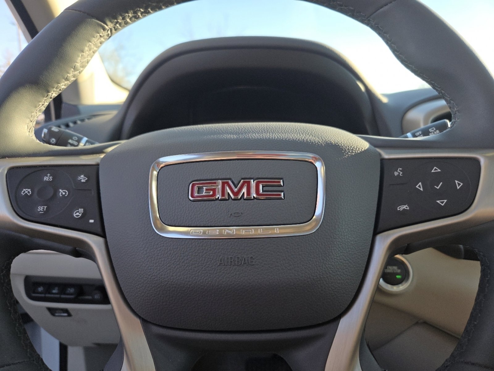 Used 2024 GMC Terrain Denali w/ Denali Premium Package image 32