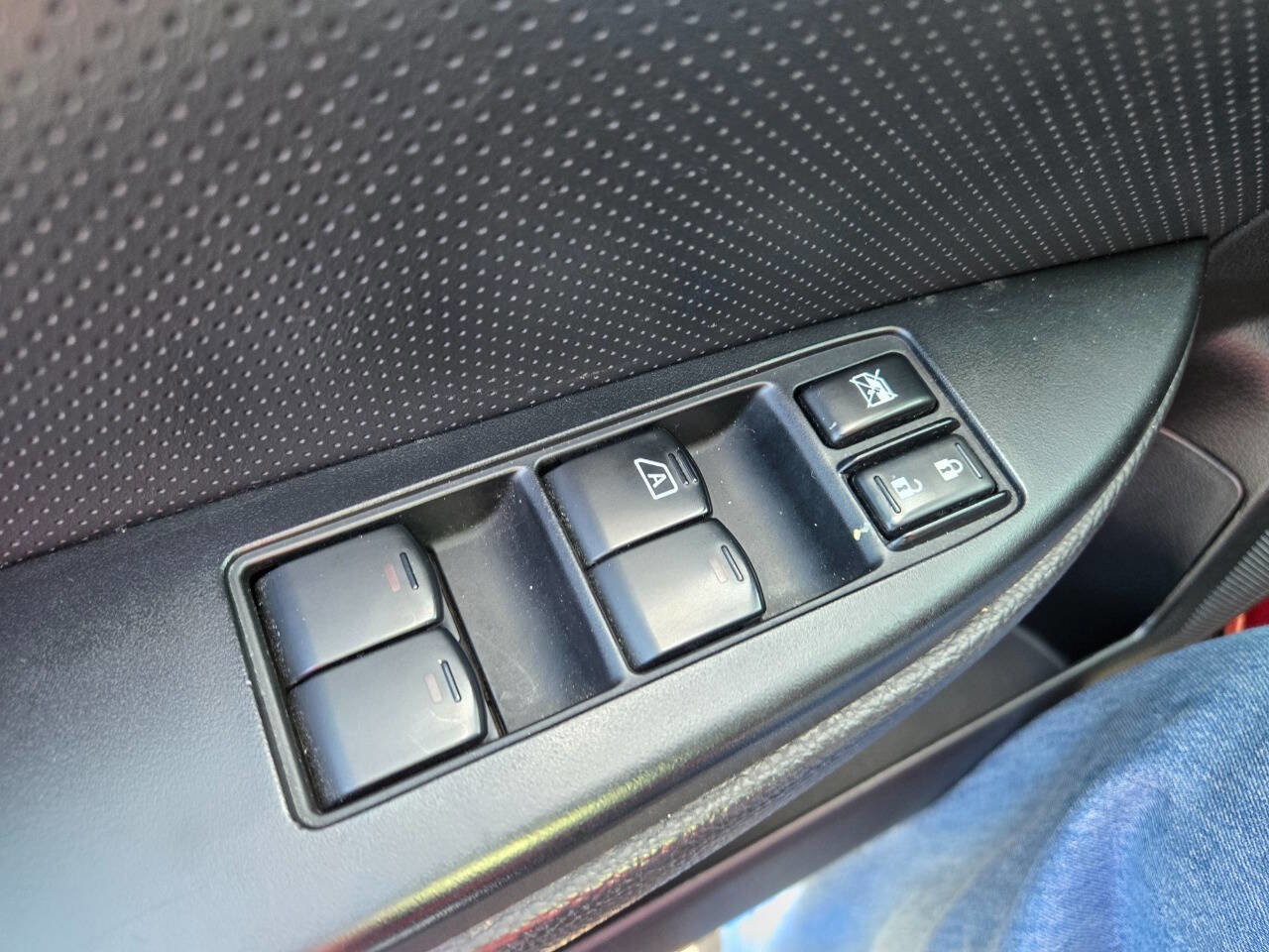 Used 2012 Subaru Outback 2.5i Limited w/ Moonroof Pkg image 13