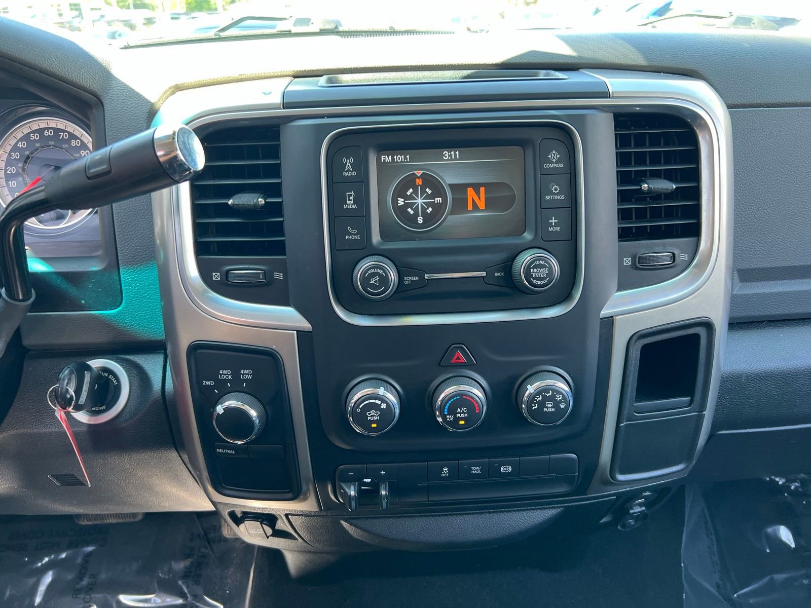 Used 2018 RAM 3500 SLT AWD/4WD image 31