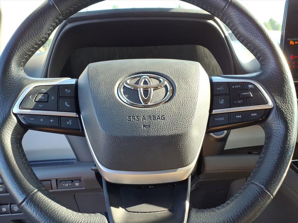 Used 2024 Toyota Sienna XLE image 45