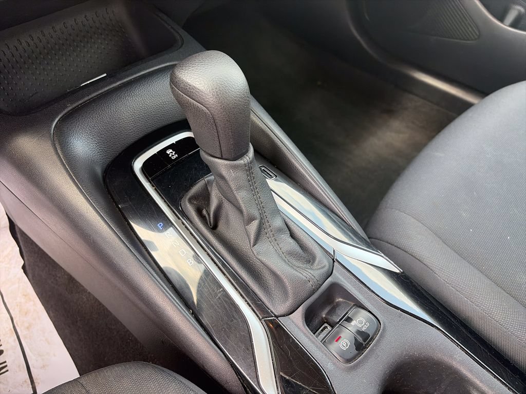 Used 2021 Toyota Corolla LE FWD image 26