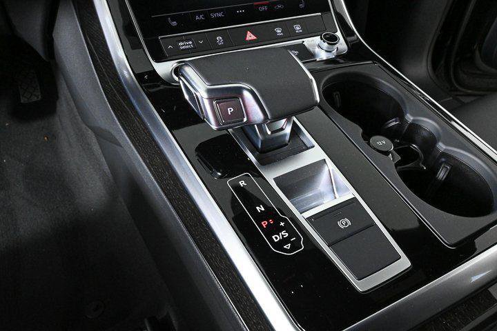 Used 2025 Audi Q8 Premium AWD/4WD image 16