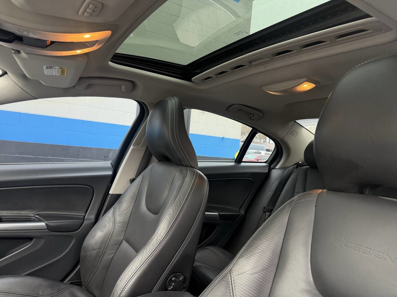 Used 2012 Volvo S60 T6 R-Design image 9