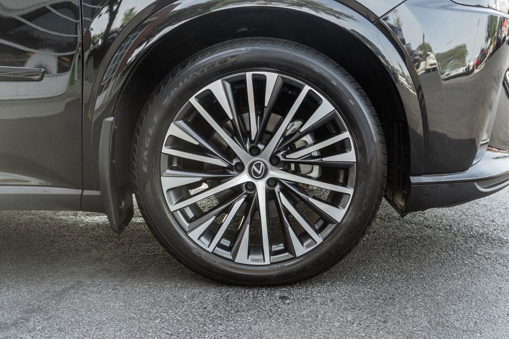 Used 2023 Lexus RX 350 Premium Plus w/ Cold Area Package image 4