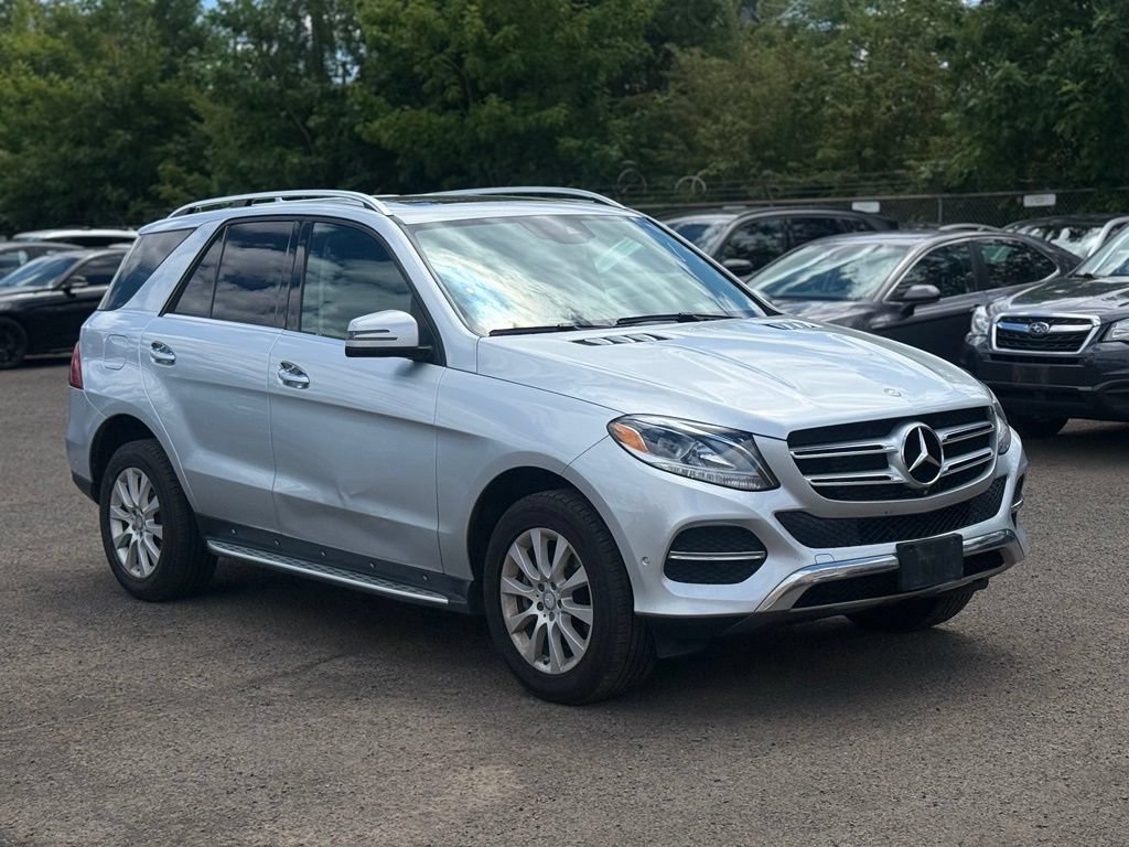 Used 2016 Mercedes-Benz GLE 300d 4MATIC image 1