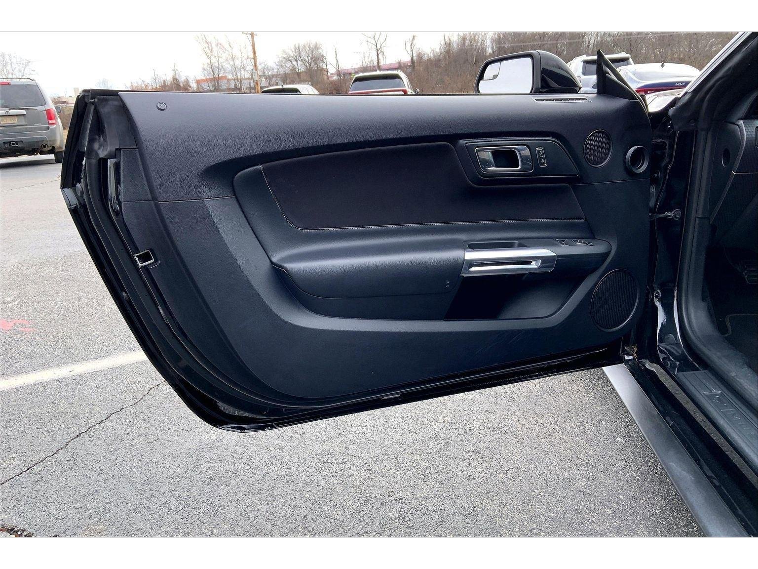 Used 2019 Ford Mustang Coupe w/ Ecoboost Performance Package image 16