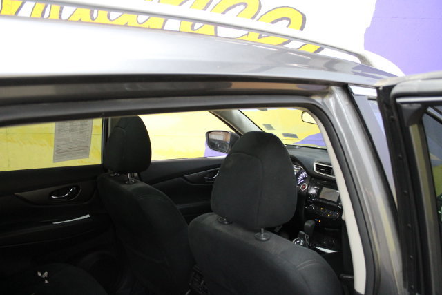 Used 2015 Nissan Rogue SV AWD/4WD image 10