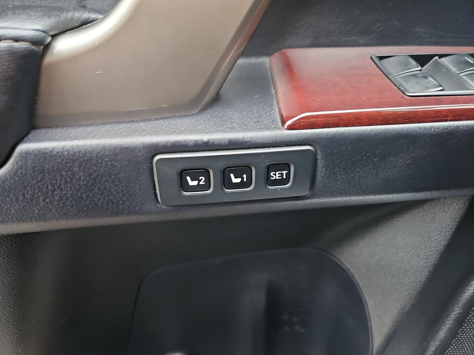 Used 2014 Lexus GX 460 w/ Premium Package AWD/4WD image 17