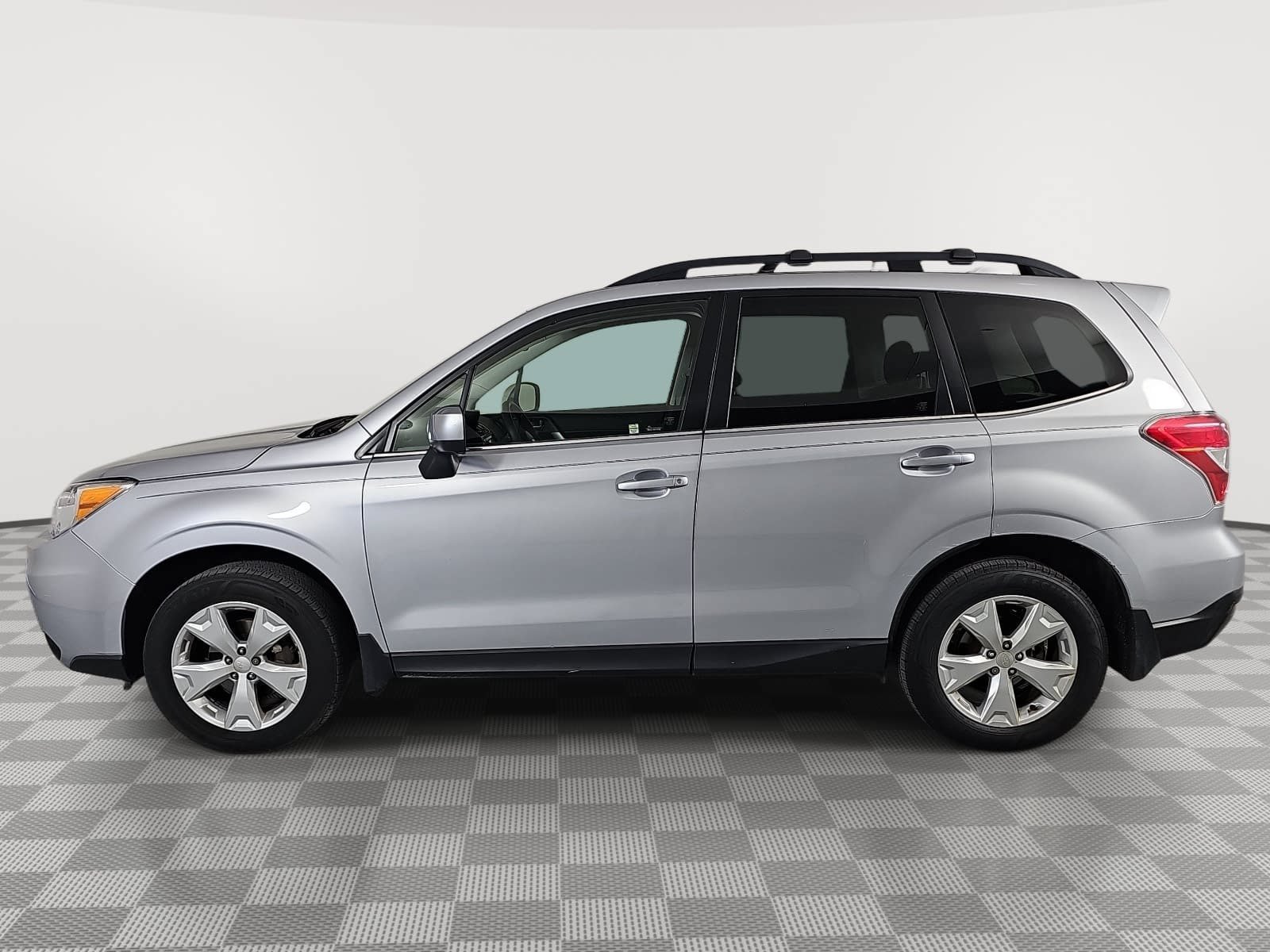 Used 2016 Subaru Forester 2.5i Limited AWD/4WD image 5