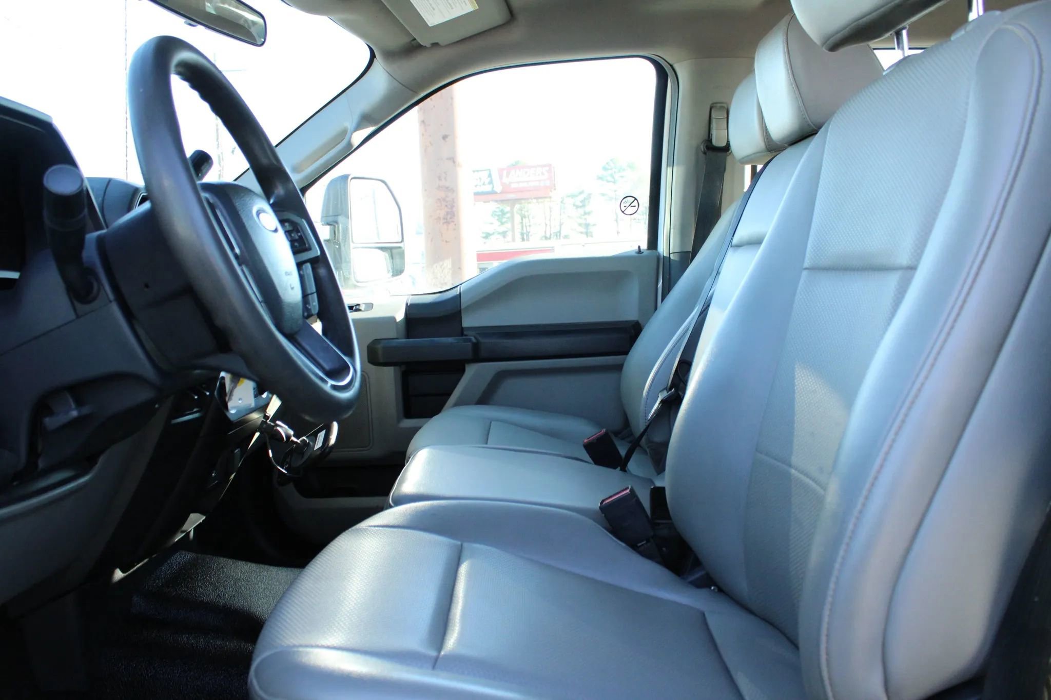 Used 2022 Ford F250 XL w/ Power Equipment Group image 16