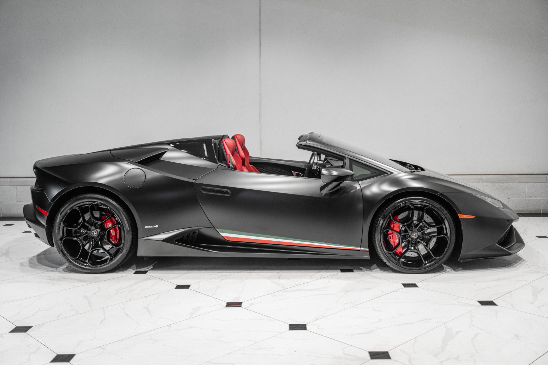 Used 2016 Lamborghini Huracan LP 610-4 AWD/4WD image 5