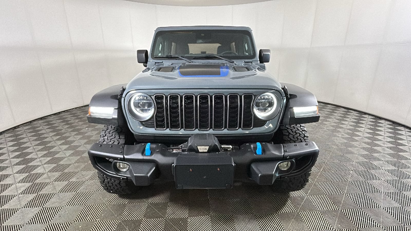 Used 2024 Jeep Wrangler Unlimited Rubicon 4xe w/ Capability Package AWD/4WD image 9