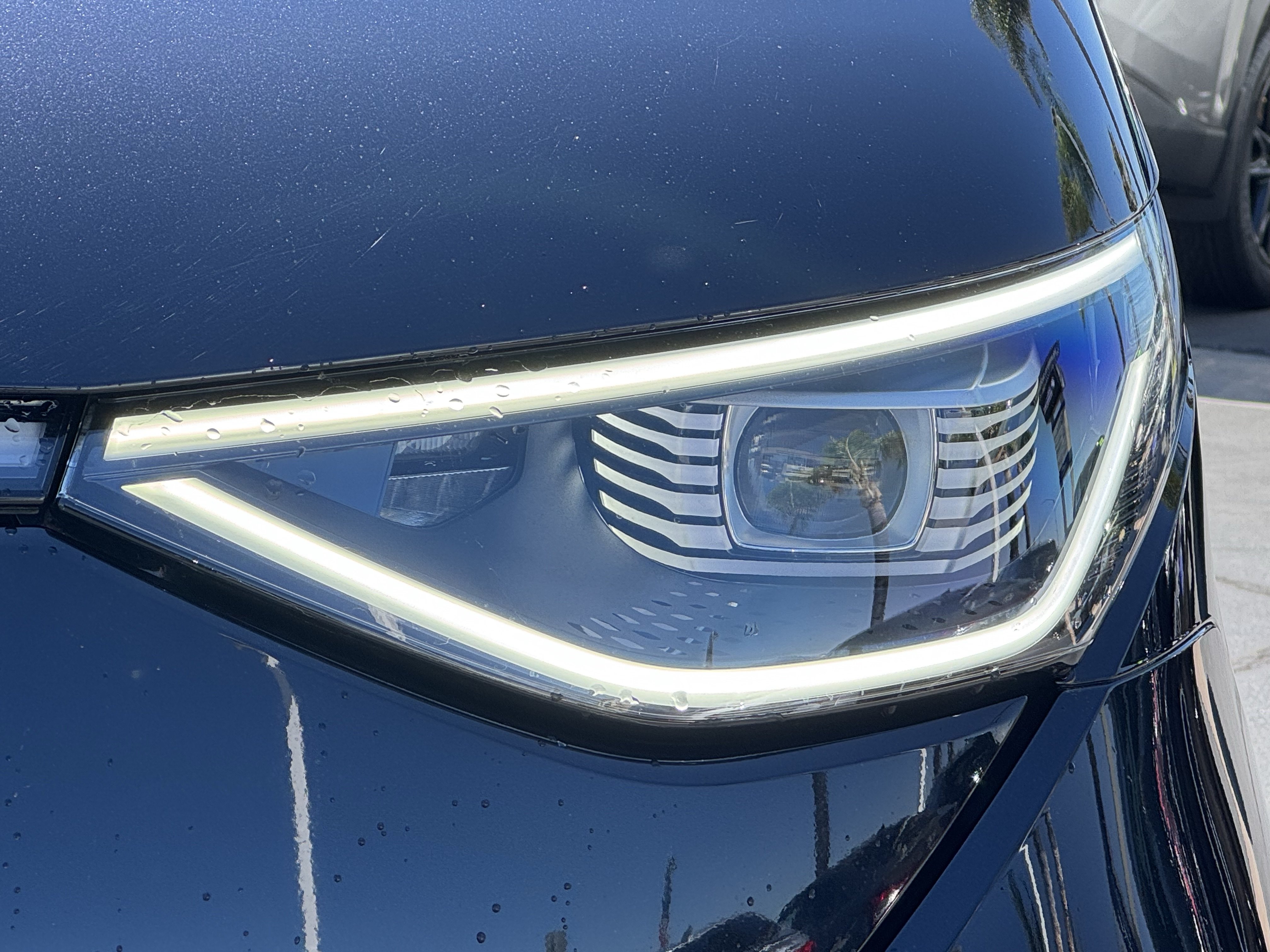 Certified 2025 Volkswagen ID. Buzz Pro S RWD image 5