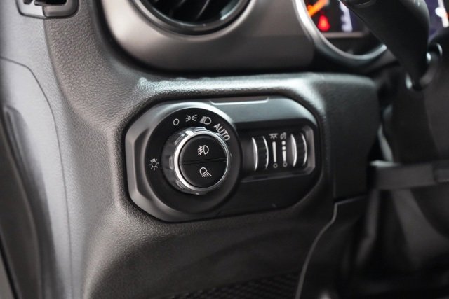 Used 2021 Jeep Gladiator Willys image 17