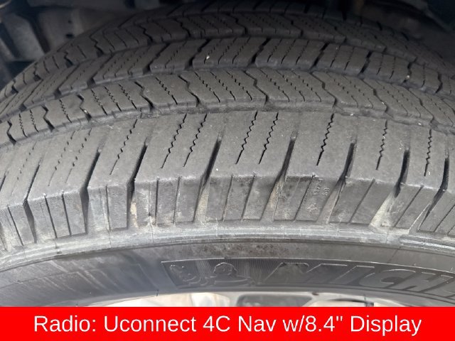 Used 2018 Jeep Wrangler Unlimited Sahara AWD/4WD image 11